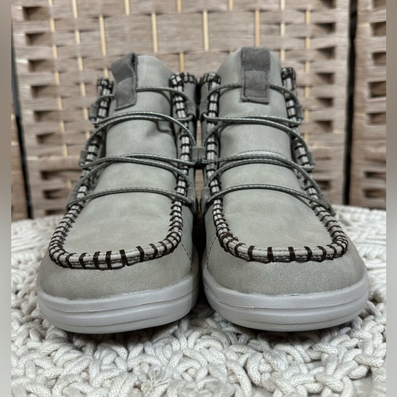 Hey Dude Women’s Eloise Recycled Leather Oak Boot Shoes - Size 9 - Picture 8 of 9